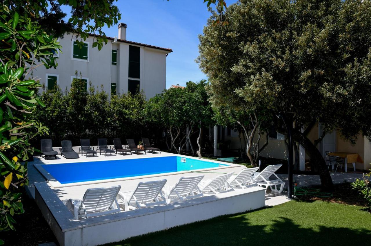 Apartments Dvori Novaglia Esterno foto